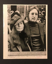 Load image into Gallery viewer, 1972 John Lennon Yoko Ono Press Photo Being Asked To Leave Country The Beatles