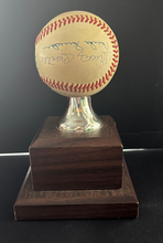 Load image into Gallery viewer, Willie Mays Mickey Mantle Duke Snider Whitey Ford Multi Signed AL Baseball JSA