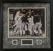 Load image into Gallery viewer, 2000 New York Yankees World Series Champions Team Signed Photo x29 Autos Steiner