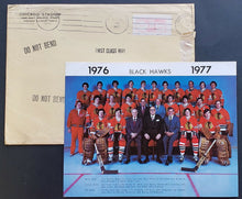 Load image into Gallery viewer, 1976-1977 NHL Chicago Blackhawks Team Issued Photo + Original Envelope Bobby Orr