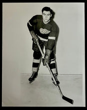 Load image into Gallery viewer, Red Kelly Vintage 1950s Professional Photo Detroit Red Wings NHL