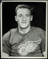 1953-54 Detroit Red Wings Bill Dineen Type 1 B&W Photo Hockey NHL Vintage