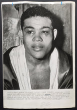 Load image into Gallery viewer, 1941 Joe Louis Championship Fight Abe Simpson Vintage Press Wire Photo Boxing
