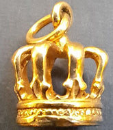 Cindy Nicholas Canadian Champion Long Distance Swimmer 10K Gold Crown Charm