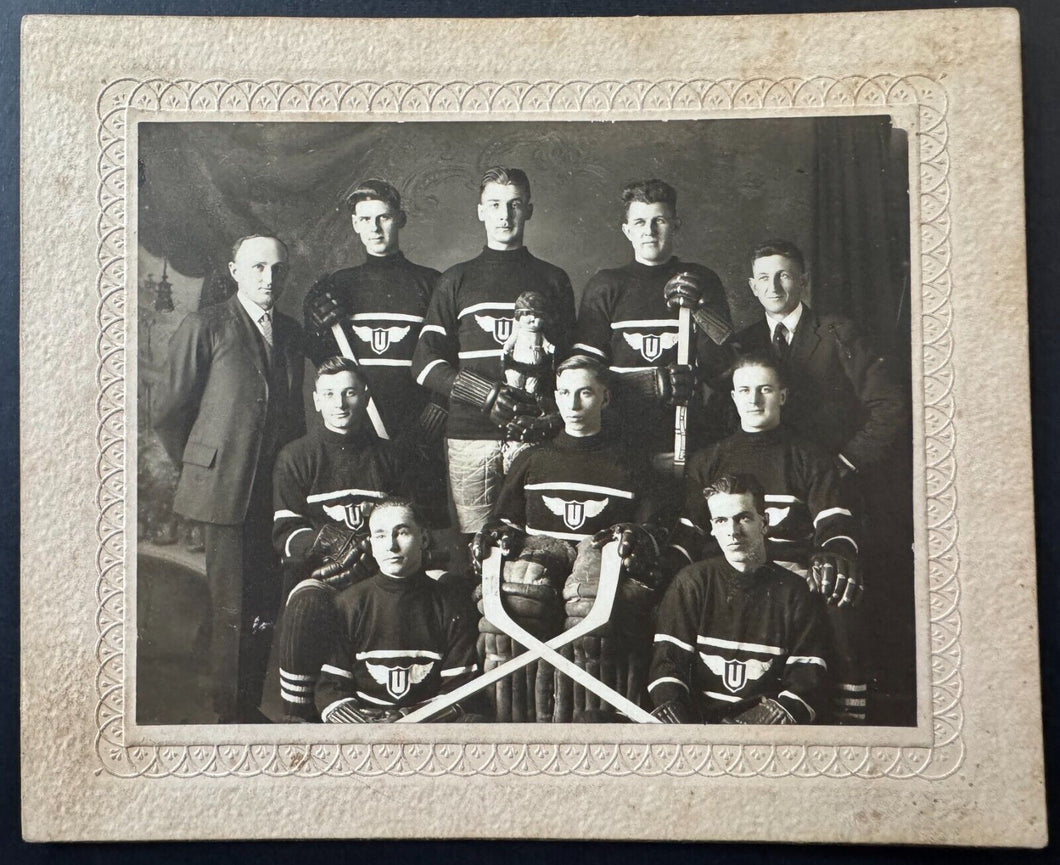 1925 Cabinet Photo Of Uxbridge Ontario Hockey Team