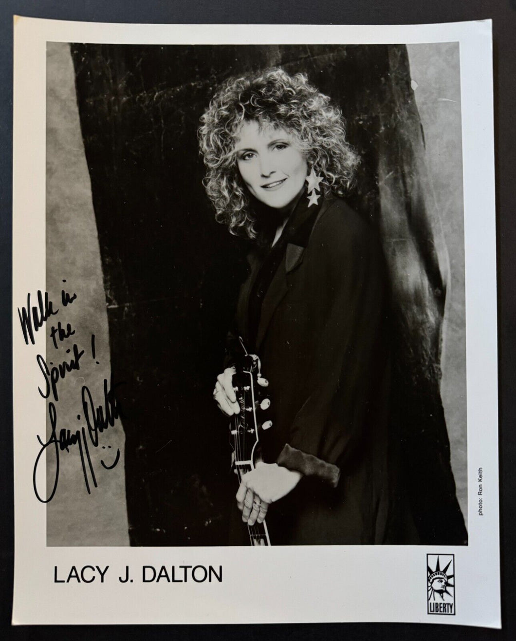 American Country Singer Lacy J. Dalton Signed Autographed Photo Music Songwriter