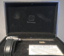 Load image into Gallery viewer, Brand New Steinhausen Men&#39;s TW-391 Watch in Original Case 2 Extra Bands
