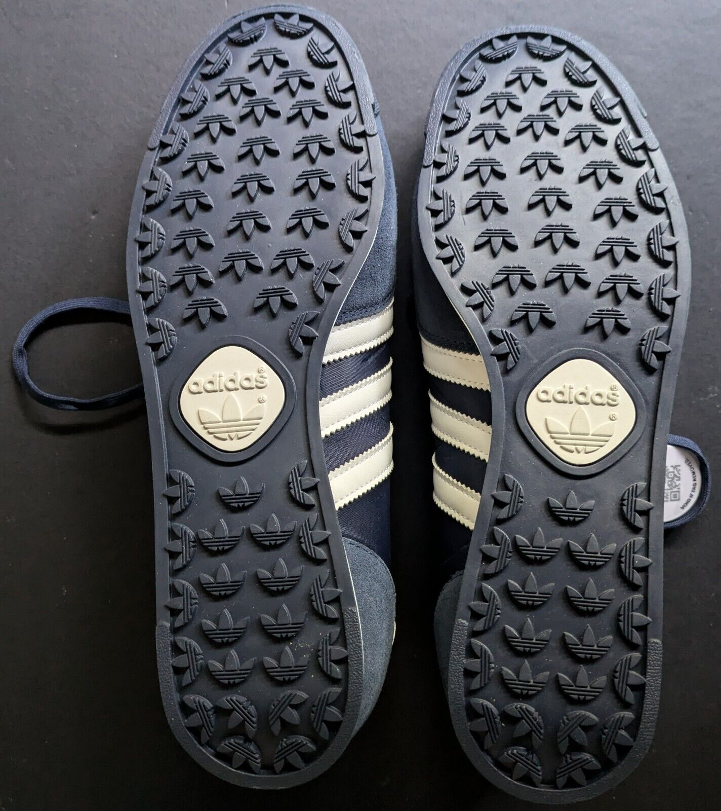 adidas gazelle silver green womens Terry Fox 40th Anniversary Adidas Orion Limited Edition Running Shoes –  Glory Days Collectibles