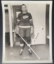 Load image into Gallery viewer, 1940 NHL Hockey Detroit Red Wings Alex Al Motter Type 1 Vintage Photo
