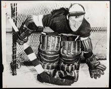 Load image into Gallery viewer, 1935-36 NHL Hockey Detroit Red Wings Normie Smith Type 1 Photo United Press VTG
