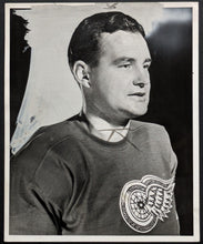 Load image into Gallery viewer, 1948 NHL Hockey Detroit Red Wings Douglas Doug McCaig Type 1 Vintage Photo
