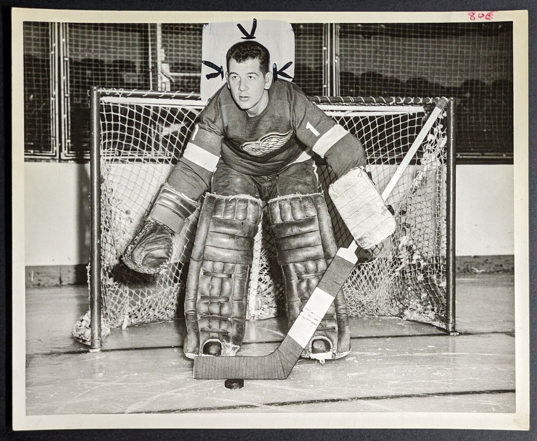 1950 NHL Hockey Detroit Red Wings Julian Klymkiw Type 1 Vintage Photo