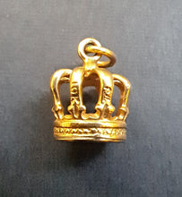Load image into Gallery viewer, Cindy Nicholas Canadian Champion Long Distance Swimmer 10K Gold Crown Charm
