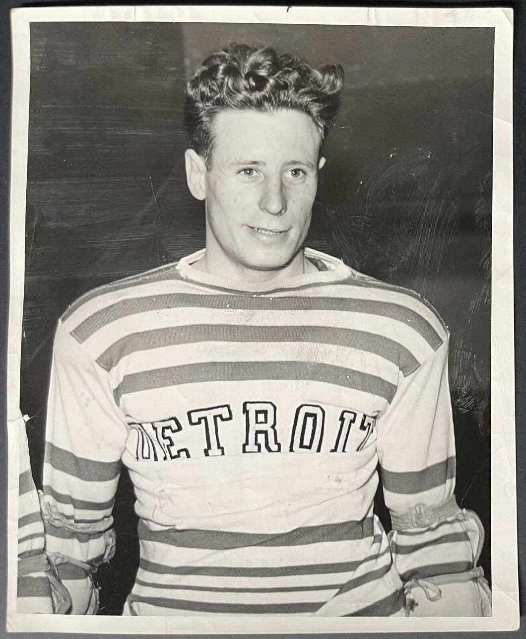 1941 NHL Hockey Detroit Red Wings Gerry Brown Type 1 Vintage Photo News Stamp