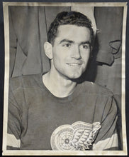Load image into Gallery viewer, 1947 NHL Hockey Detroit Red Wings Calum Baldy McKay Type 1 Vintage Photo
