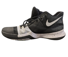 Load image into Gallery viewer, Game Used Lorenzo Brown Nike Shoes NBA Basketball Toronto Raptors VTG
