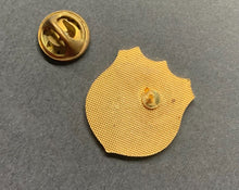 Load image into Gallery viewer, 1989 Official Hockey Hall of Fame Induction Pinback in Original Case NHL Hockey
