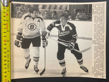 Load image into Gallery viewer, 1972 Vintage NHL Boston Bruins Hockey HOF Bobby Orr Phil Esposito Wire Photo
