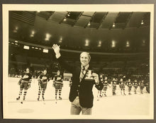 Load image into Gallery viewer, 1972 Vintage Hockey Photo WHA Debuts In USA Bobby Hull Banned Receives Award
