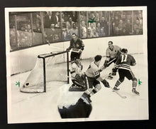 Load image into Gallery viewer, 1968 Terry Sawchuk NHL Hockey Press Photo Los Angeles Kings Chicago Blackhawks
