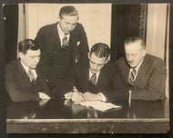 1925 Red Grange + C.C. Pyle Vintage Type 1 Photo Football Player Signs Contract