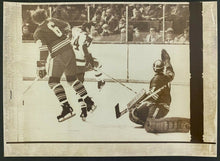 Load image into Gallery viewer, 1971 NHL Hockey Vintage Wire Photo Toronto Maple Leafs Buffalo Sabres Dave Keon
