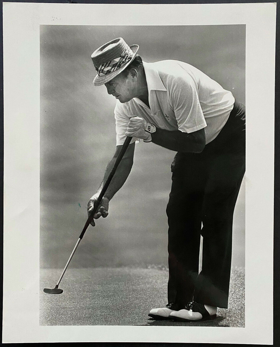 1982 Type 1 Denver Post Press Photo Hall Of Fame Golfer Sam Snead Putting