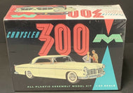 Moebius Models Chrysler 300 Scale 1:25 Model Car Kit Factory Sealed
