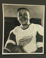 1960's Photo Terry Sawchuk Hall Of Fame Goalie Detroit Red Wings NHL