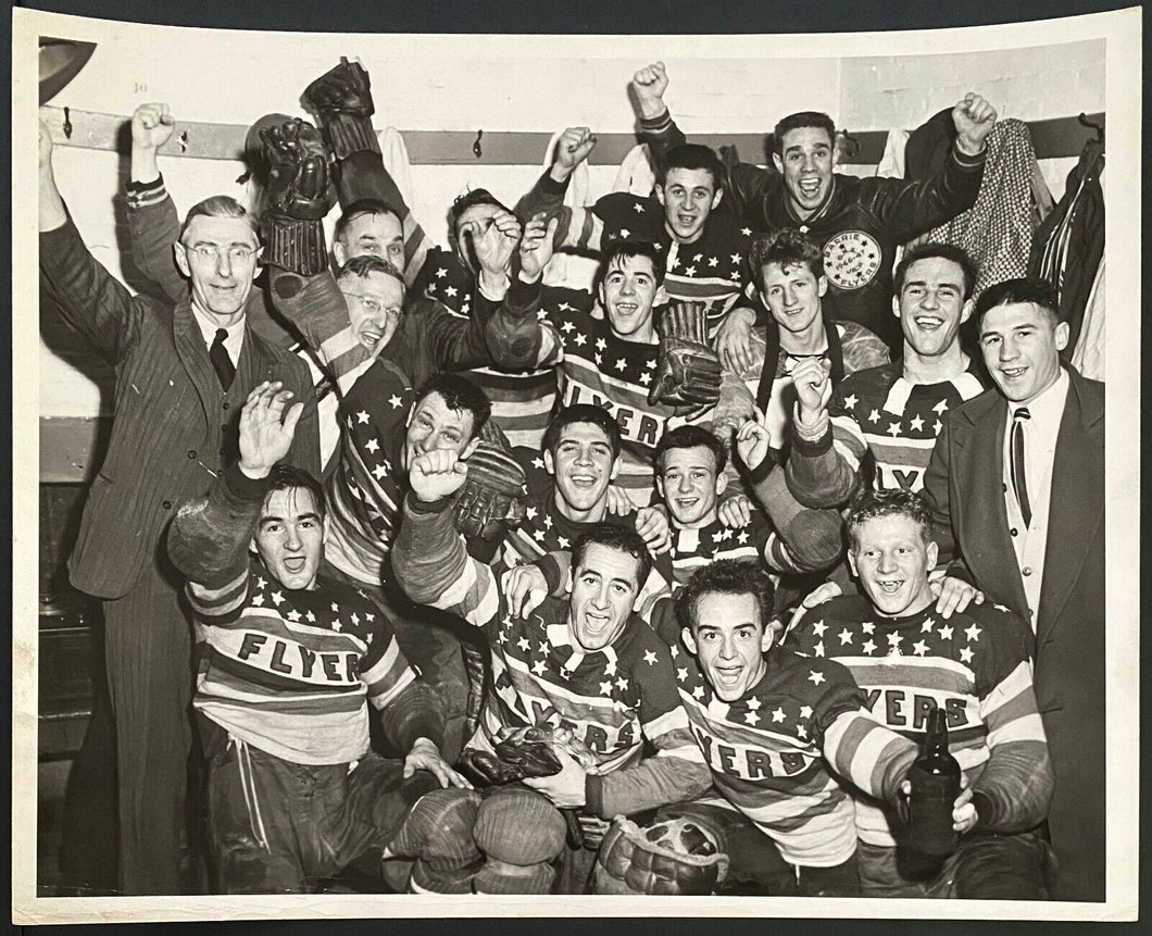 1948 Press Photo Barrie Flyers vs Montreal Nationals Hockey Championship Win