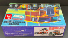 Load image into Gallery viewer, AMT 620 White Freightliner Dual Drive Cabover Tractor Model Kit 1:25 Scale NOS!

