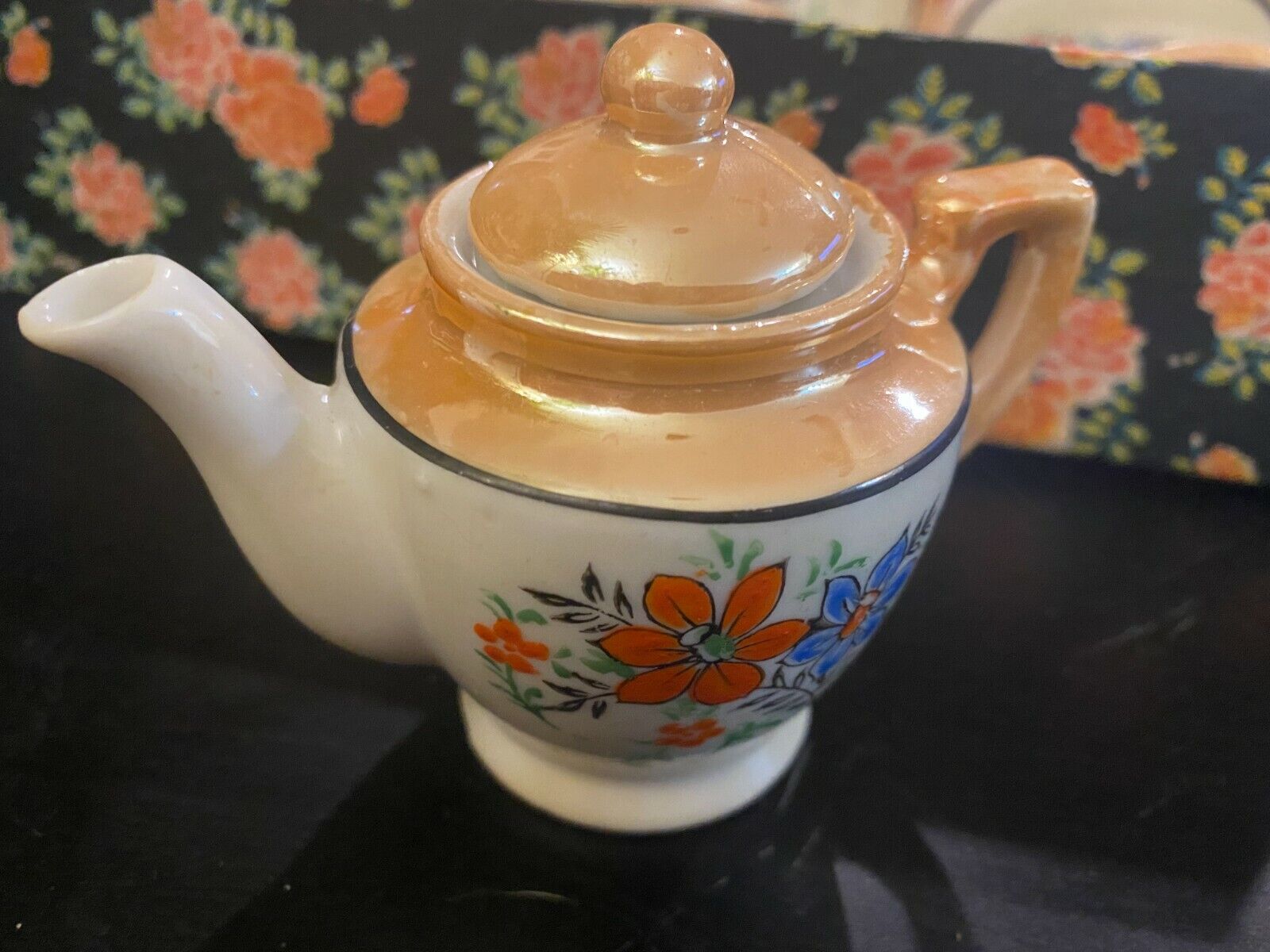 Antique teapot miniature - 1930s - petite - original vintage offers - Japan