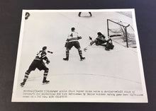 Load image into Gallery viewer, 1951 Toronto Maple Leafs vs NY Rangers Wire/Press PHOTO Vtg Hockey Chuck Rayner

