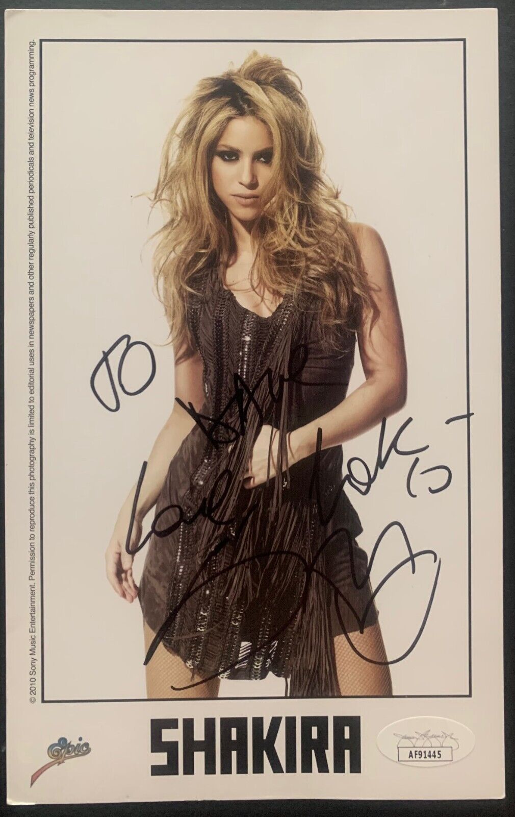 2010 Shakira Autographed Signed Color Photo JSA