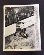 1950 Toronto Maple Leafs vs NY Rangers Wire/Press PHOTO Vtg Hockey Ezinicki NHL