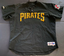 Load image into Gallery viewer, Pittsburgh Pirates National League #36 Batting Practice Game Used Mesh Jersey

