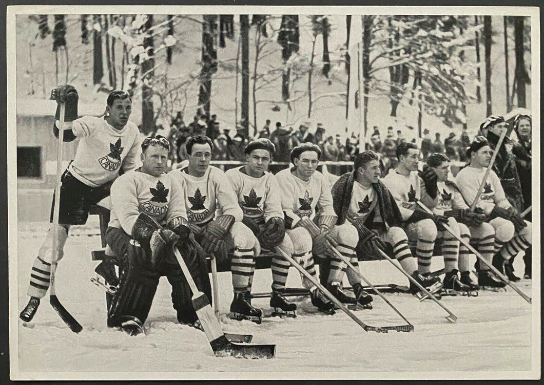 1936 Winter Olympics Photo Hockey Team Canada Portarthur Bear Cats German Issue