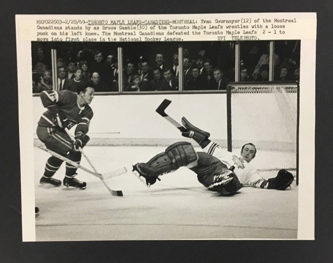 1967 Montreal Canadiens vs Maple Leafs UPI Press Photo Forum Cournoyer + Gamble