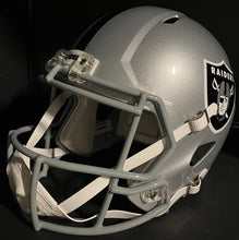 Load image into Gallery viewer, Derek Carr Autographed Signed Oakland Raiders NFL Helmet NSD COA Authenticated
