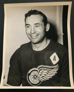 NHL Hockey Detroit Red Wings Alternate Captain Defenseman Jack Stewart Photo