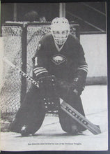 Load image into Gallery viewer, 1983 Hockey Illustrated Magazine Wayne Gretzky Photo On Back Cover / Mike Bossy
