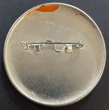 Load image into Gallery viewer, 1980 Terry Fox Marathon Of Hope Vintage Button Pinback Canadiens Cancer Society
