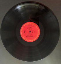 Load image into Gallery viewer, 1985 James Taylor Thats Why I&#39;m Here Autographed Album Record JSA Rock &amp; Roll
