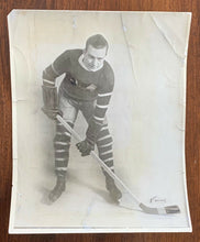 Load image into Gallery viewer, 1930 Nels Stewart Montreal Maroons Rice Studios Photo 1960 Topps Hockey Card

