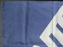 Load image into Gallery viewer, 1999 New York Giants Team Signed Flag NFL Football Michael Strahan JSA LOA
