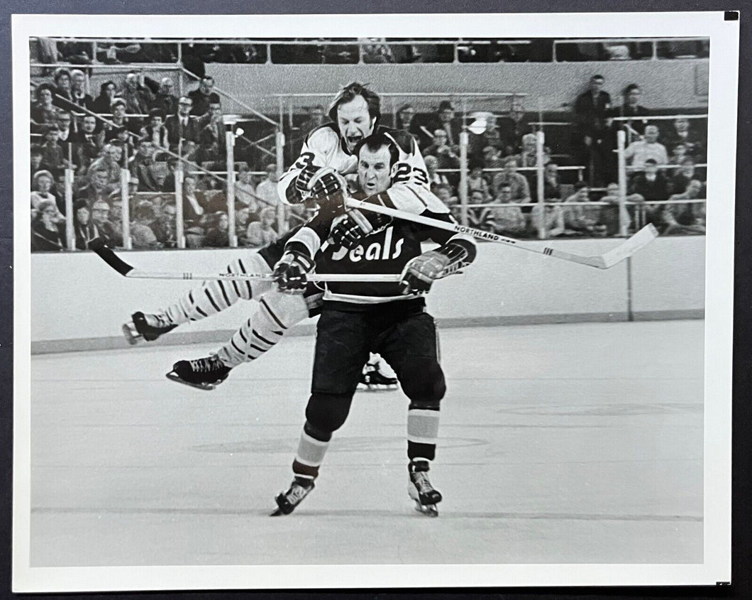 1971 Buffalo Sabres Type 1 NHL Hockey Photo Eddie Shack On Seals Player Back LOA