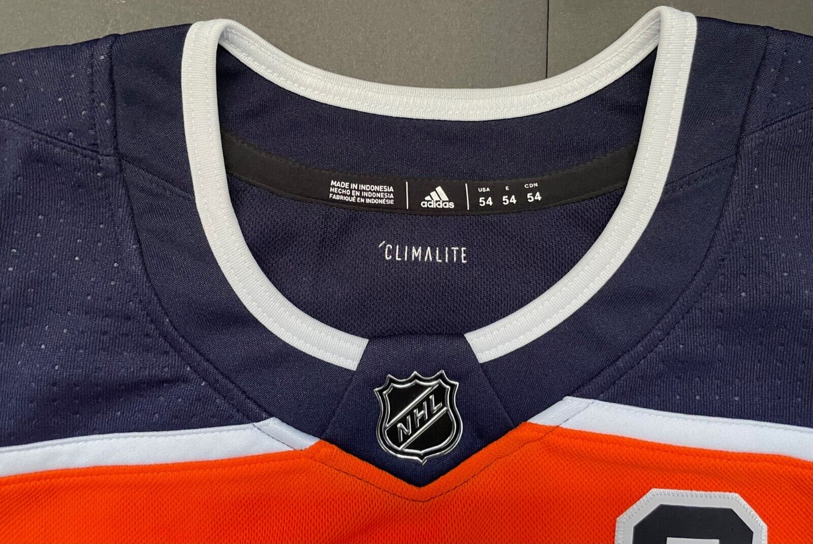 NWT buy Adidas Connor Mcdavid NHL Edmonton Oilers Jersey Men's Size 46 (Small).