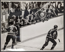 Load image into Gallery viewer, 1982 Chicago Tribune Type 1 Photo Wayne Gretzky Leaving Oilers Bench 63rd Goal
