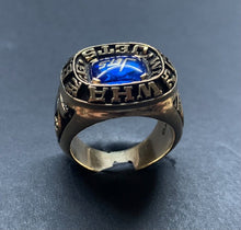 Load image into Gallery viewer, 1976 Bobby Hull Hockey WHA Jostens Salesman&#39;s Sample 10K Gold Championship Ring
