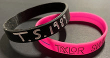 Load image into Gallery viewer, Taylor Swift 1989 World Tour VIP Lot Sunglasses VIP Lanyard Bracelets Keychain+
